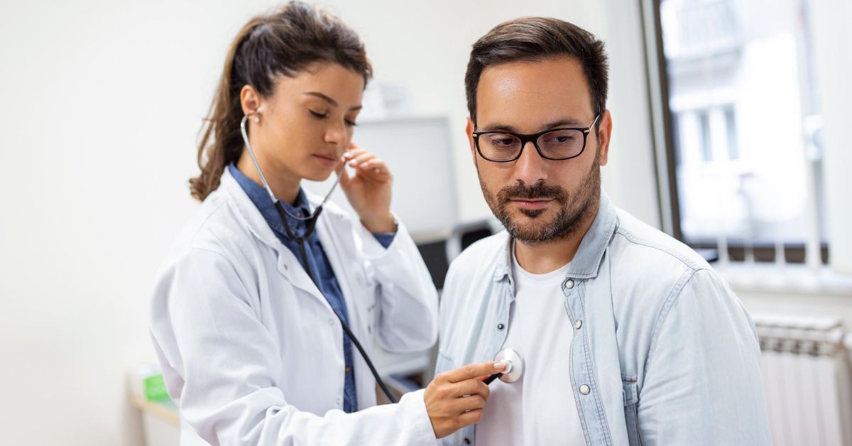 Lung specialist in Indore evaluating breathing problems caused by air pollution and respiratory issues